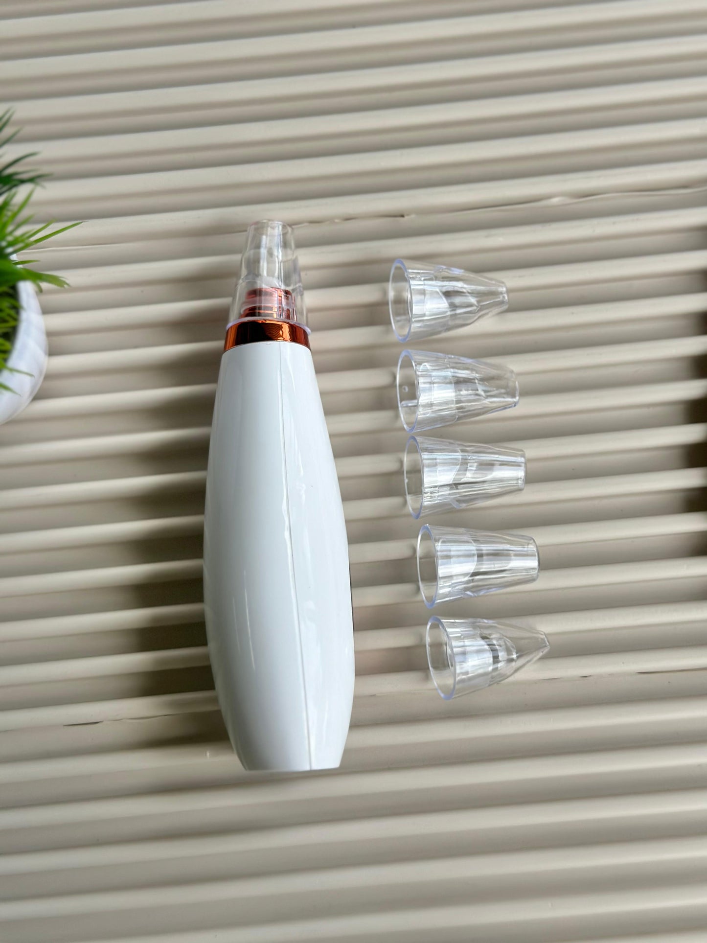 Blackhead removal machine